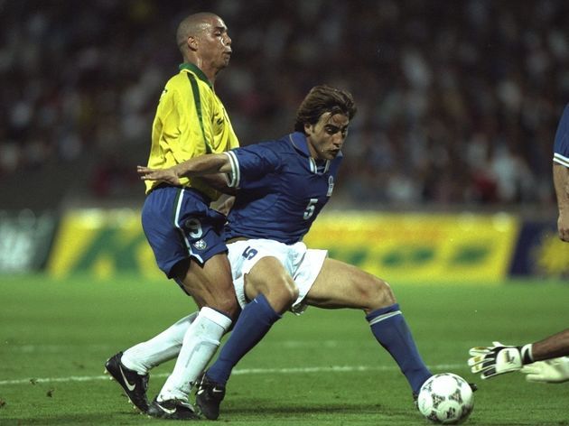 受采访时指 受采访时指