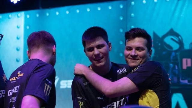 现同样令人 现同样令人