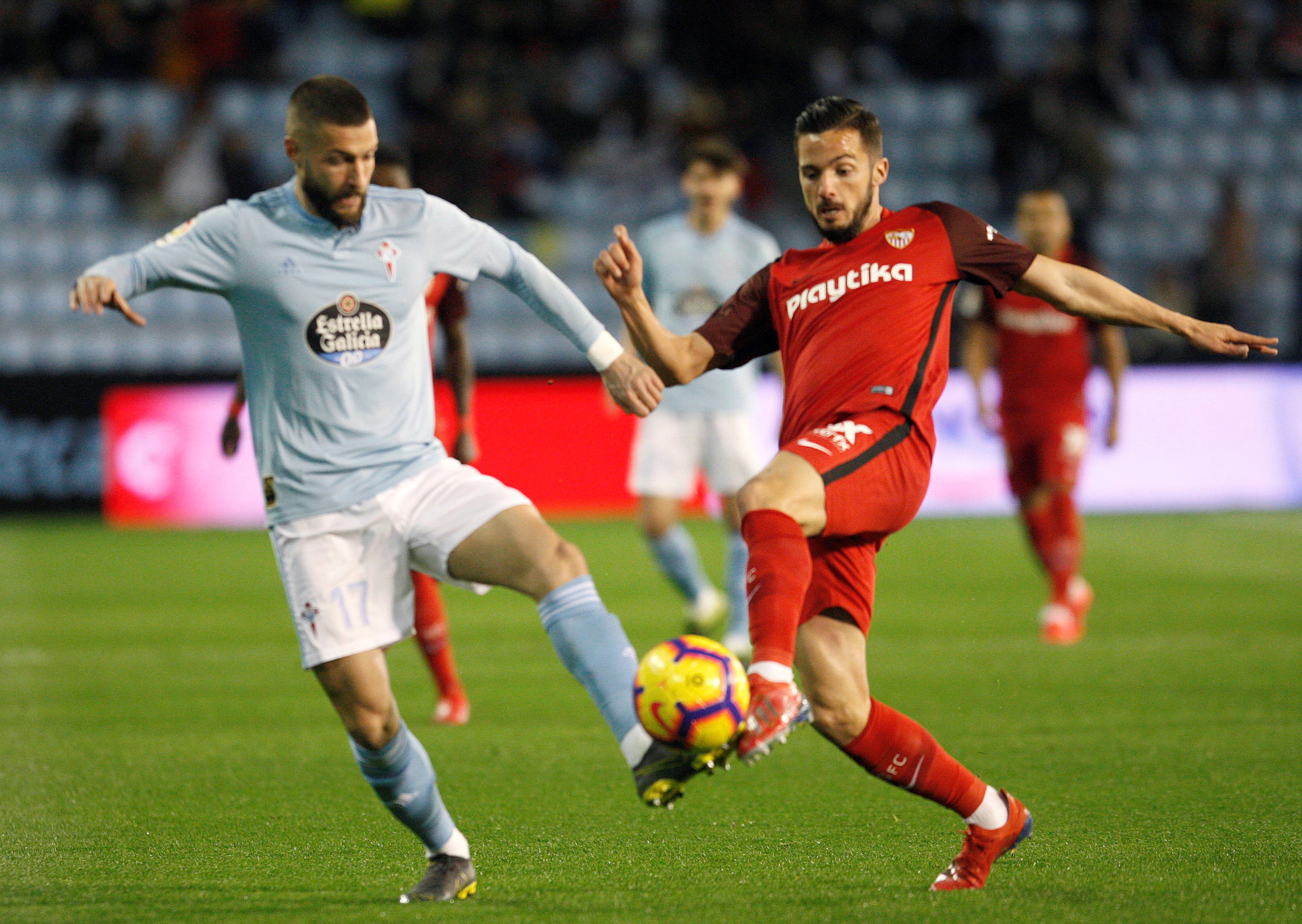 以精湛的技 以精湛的技